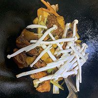 土豆菌菇西芹鸡肉煲的做法图解8
