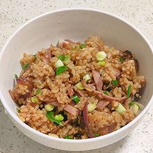 电饭锅焖饭洋葱火腿焖饭