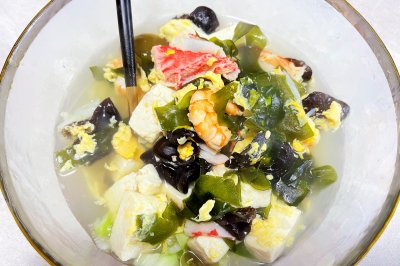 减脂无油无盐海带豆腐虾仁汤