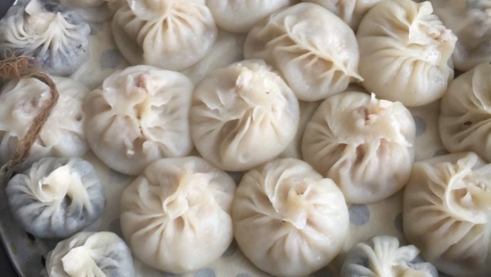 灌汤小笼包