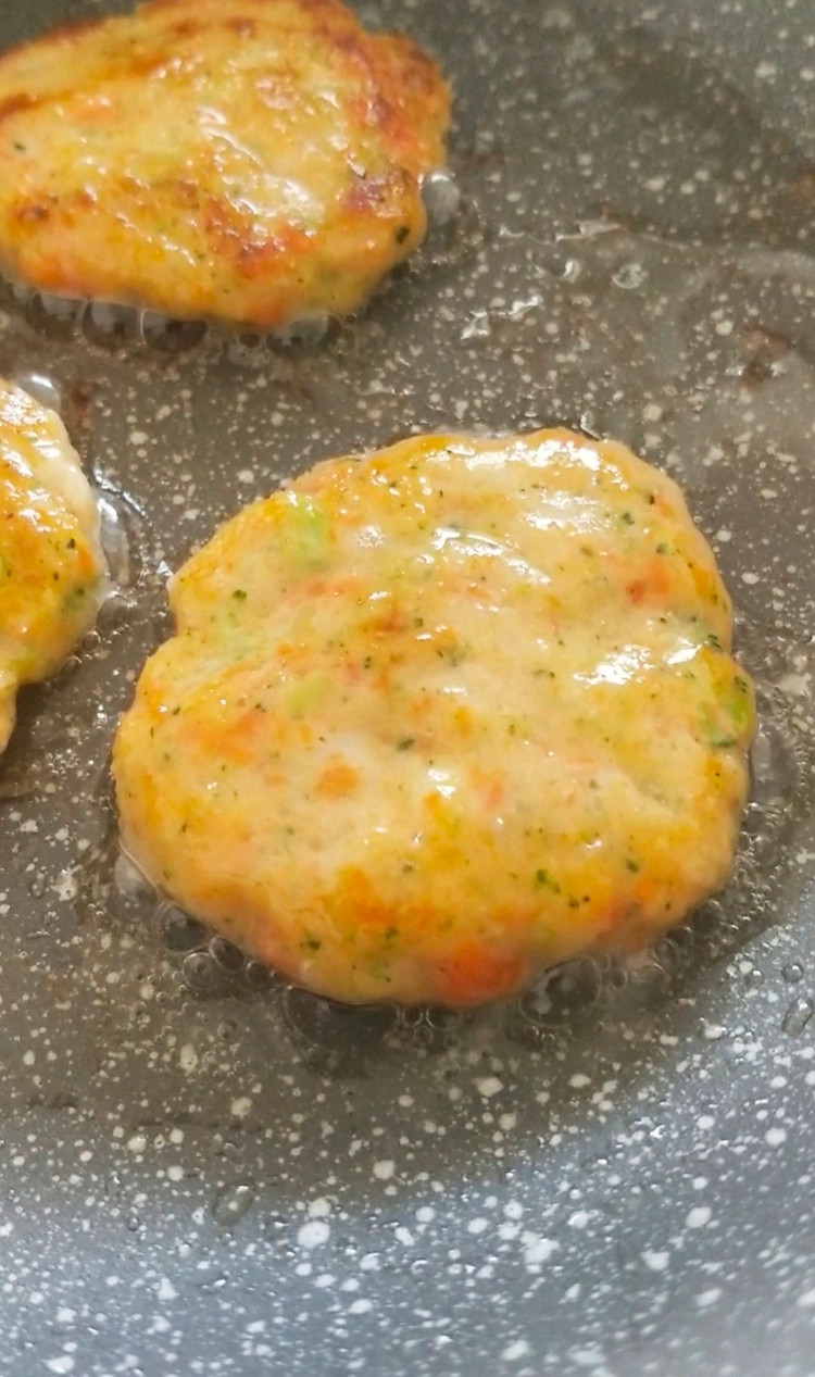 米粉时蔬鲜虾饼 8+宝宝辅食的做法