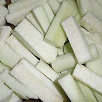 茄子炒辣椒的做法图解1