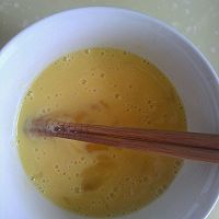 苦瓜炒蛋的做法图解1