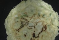 鸡蛋葱花饼的做法