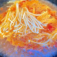番茄金针菇豆腐瘦肉汤的做法图解3