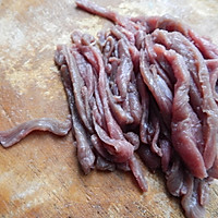 茭白烧牛肉丝的做法图解2
