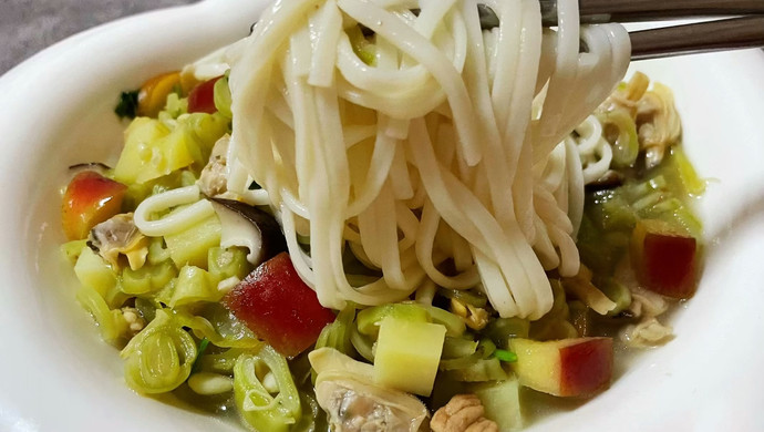 苹果芸豆土豆五花肉蚬子面
