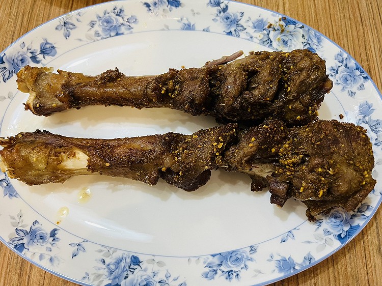 蒸烤小羊腿的做法