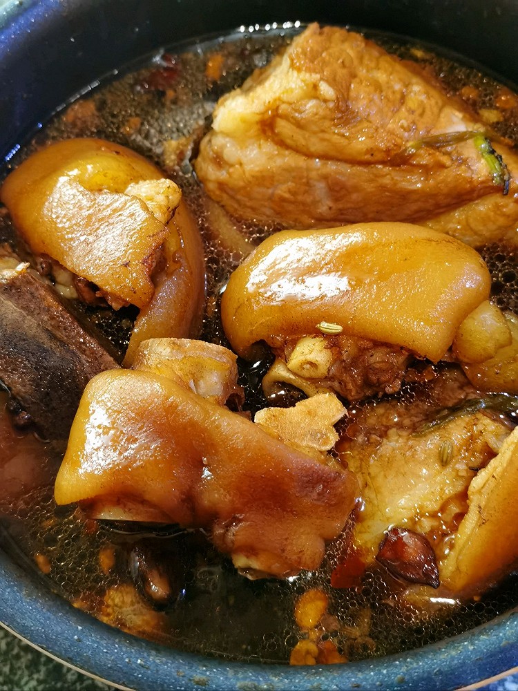 简单清卤锅猪蹄，两吃（卤好吃，烤着吃）的做法