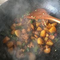 土豆烧鸡腿的做法图解6