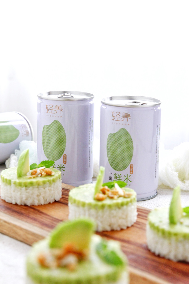 牛油果肉松饭团的做法
