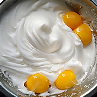 蜂蜜纸杯蛋糕的做法图解2