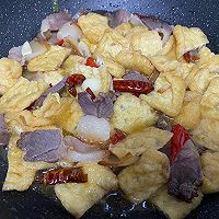 腊肉烧油豆腐的做法图解5