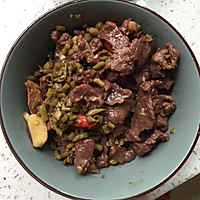 牛肉炒酸豆角的做法图解4