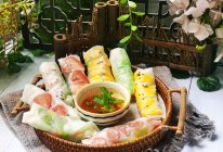 #带着美食出去浪#色彩斑斓的越南春卷，把春天卷起来的做法