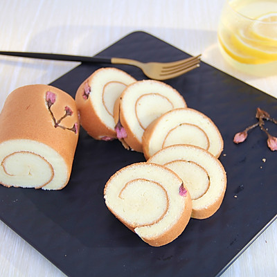  樱花蛋糕卷