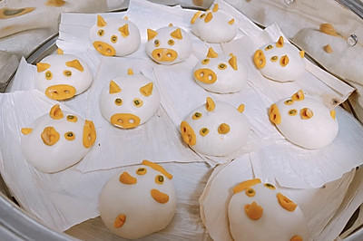 小猪奶黄包