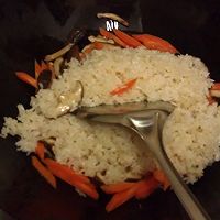 腊肠糯米手抓饭#美的初心电饭煲#的做法图解3