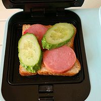 简单易做又营养的三明治早餐的做法图解5