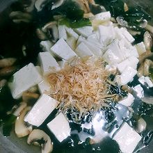 口蘑豆腐汤