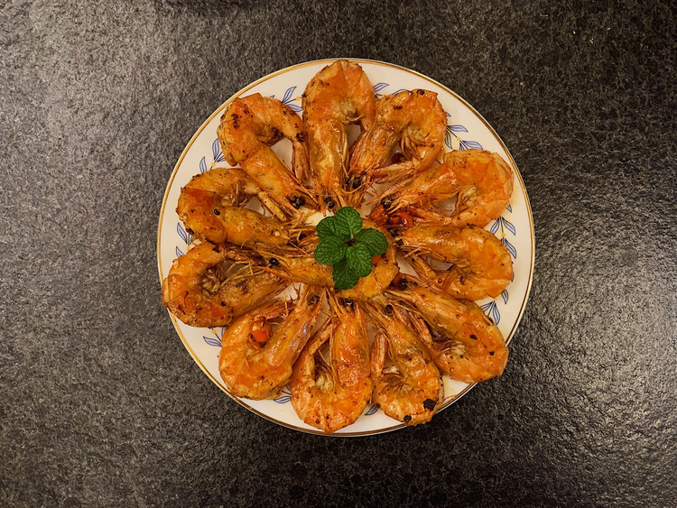 来自婆婆的家常菜：椒盐大虾的做法