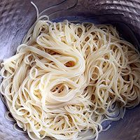 西红柿青椒鸡蛋意大利面的做法图解2