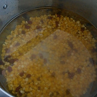 普通高压锅红豆大玉米碴子粥，的做法图解2