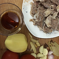 西红柿土豆炖牛腩的做法图解1