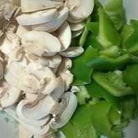 肉片白蘑的做法图解3