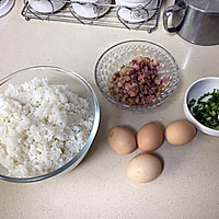 腊肠蛋炒饭—早餐篇的做法图解1