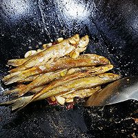 #味达美星厨X小厨中秋团圆宴#家乡美食香煎刁子鱼的做法图解6