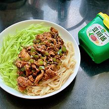 鸡蛋酱拌面