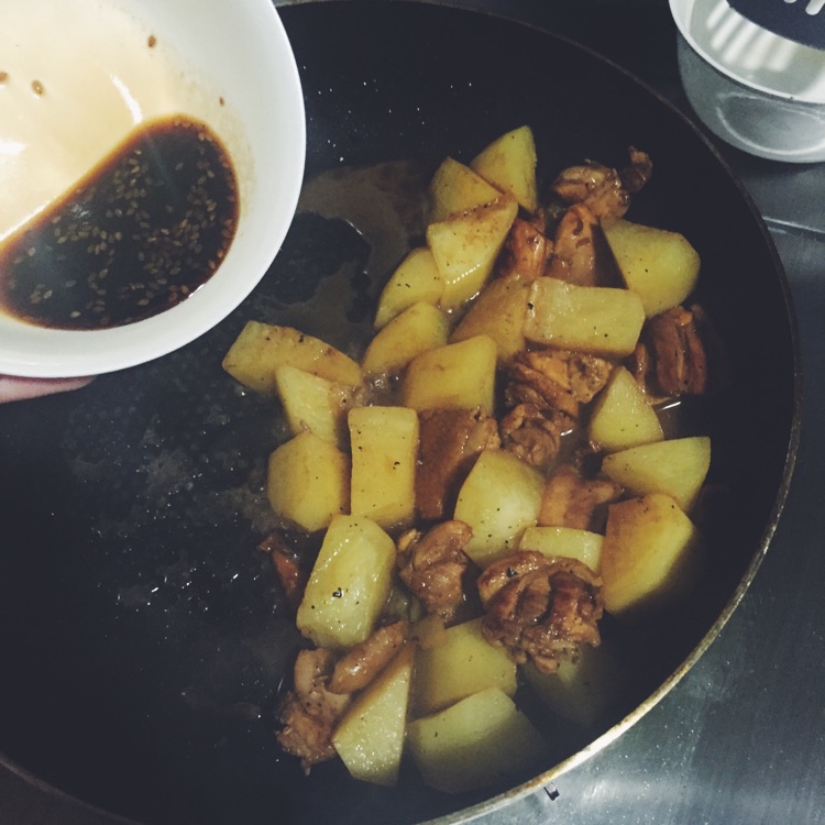 土豆烧鸡的做法图解6