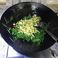 韭菜炒南瓜丝的做法图解6