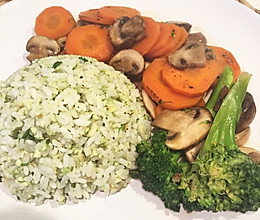 营养午餐：牛油果蔬菜饭的做法