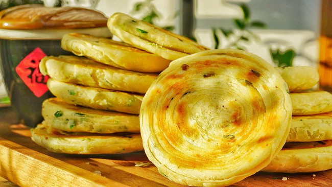 掉渣葱油饼的做法