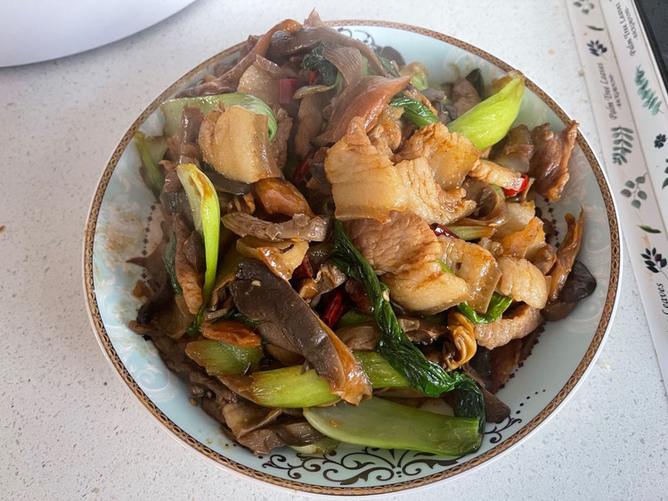 蘑菇青菜炒肉的做法