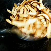 金针菇炒豆干的做法图解4