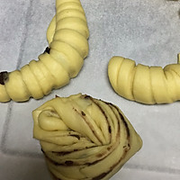 豆沙心形面包花儿的做法图解1