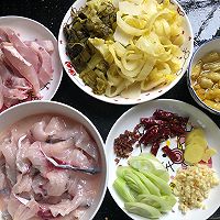 酸菜鱼的做法图解1