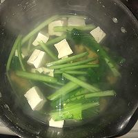 黄蛤小白菜豆腐汤的做法图解6