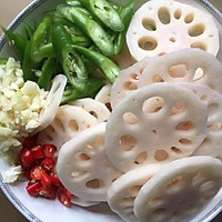 #钟于经典传统味#香辣藕片的做法图解1