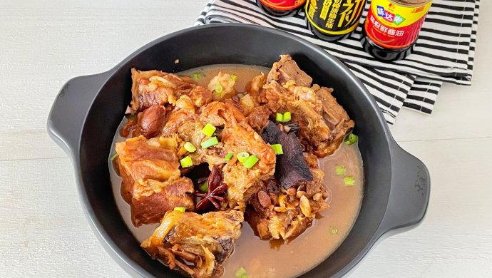 香味四溢酱骨头