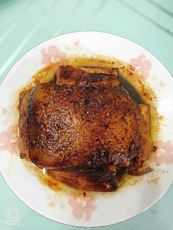 上海浦东老八样之扣蹄子（走油肉）