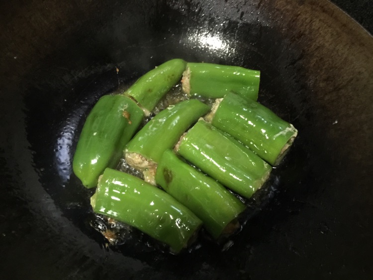 青椒酿肉的做法图解1