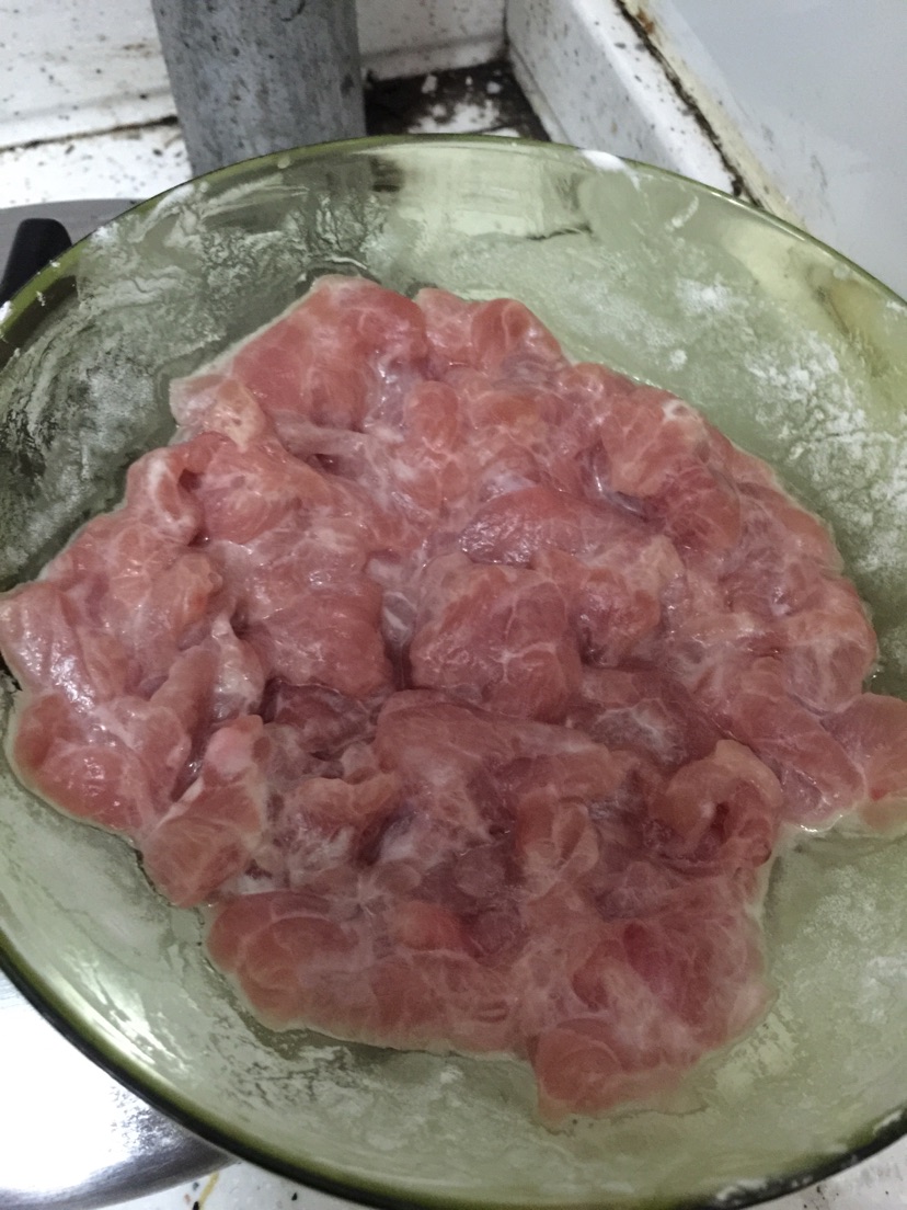 麻辣水煮肉片的做法图解2