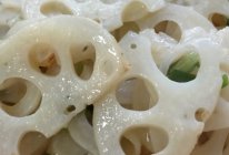 葱香糖醋藕片的做法