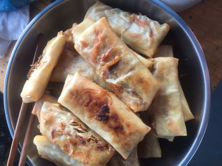 豆芽虾米春卷的做法