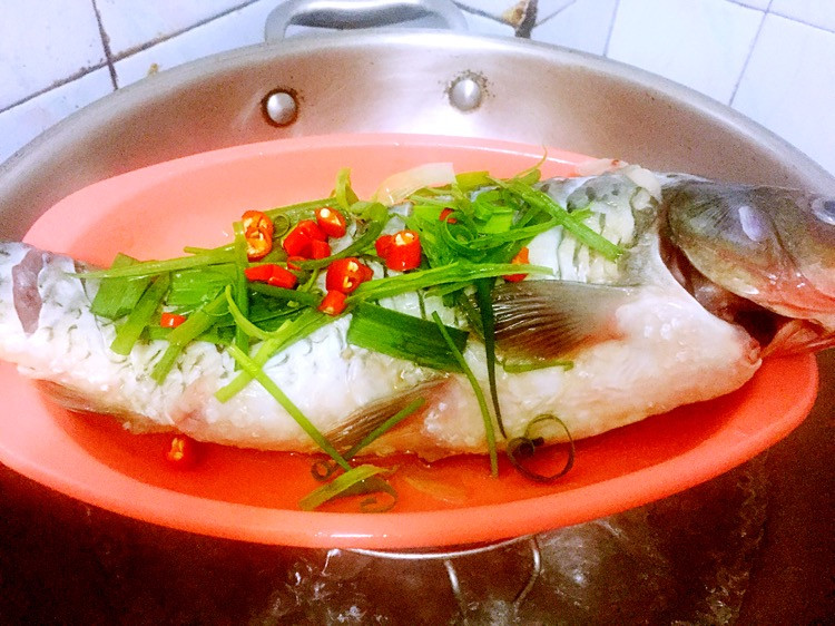 减肥养生餐——清蒸鲤鱼的做法