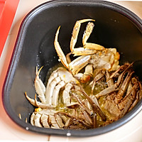 秋天的第一只螃蟹【大闸蟹炒年糕】的做法图解4